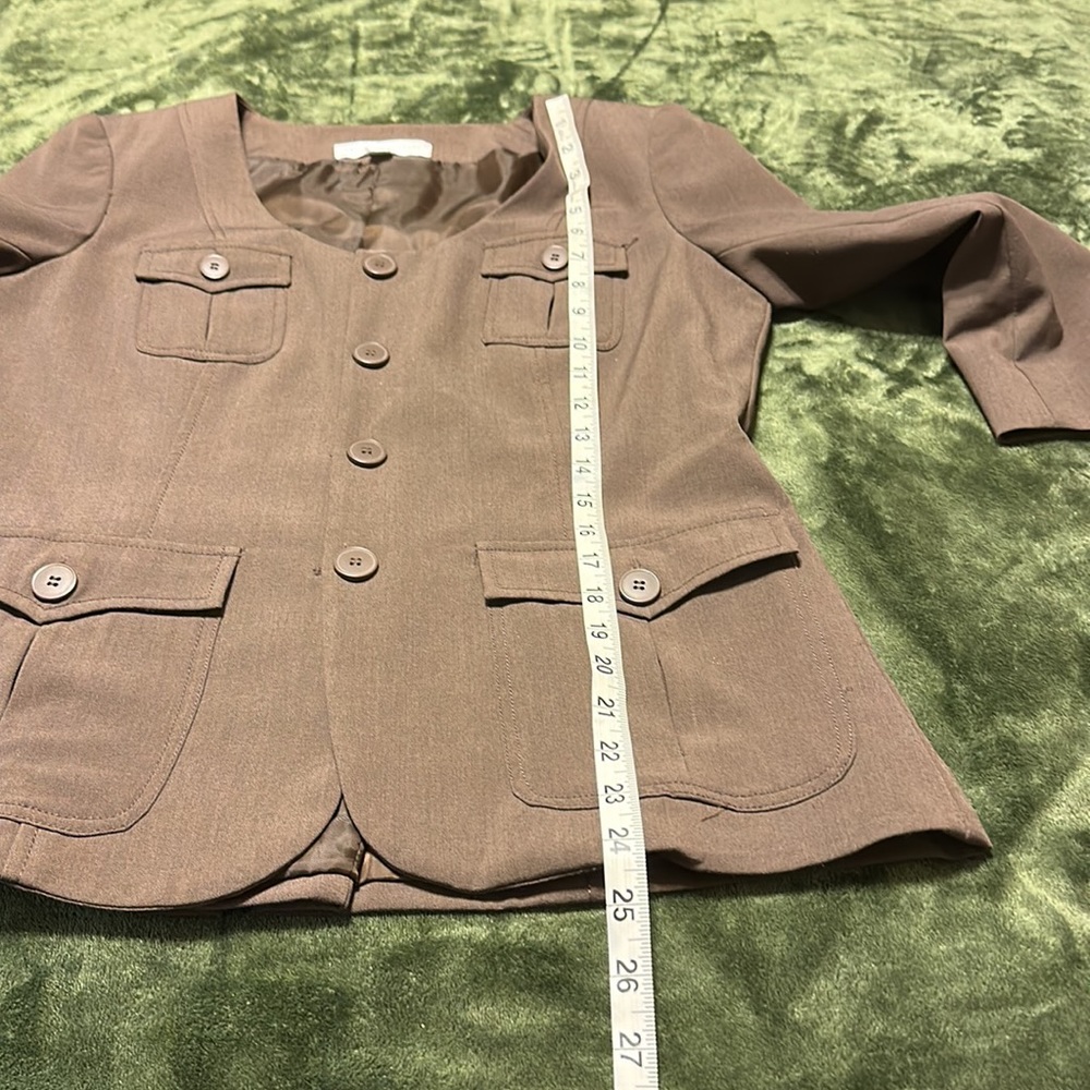 Suit - Picture 3 of 9